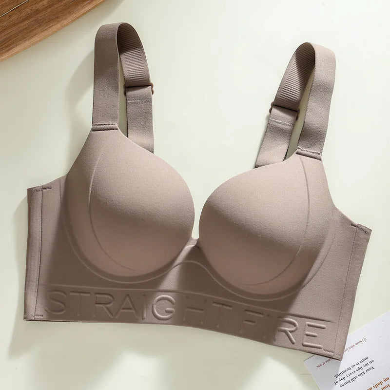 Women's Big Breasts With No Traces And Small Breasts Gathered Without Steel Rings To Prevent External Expansion Of Women's Bra