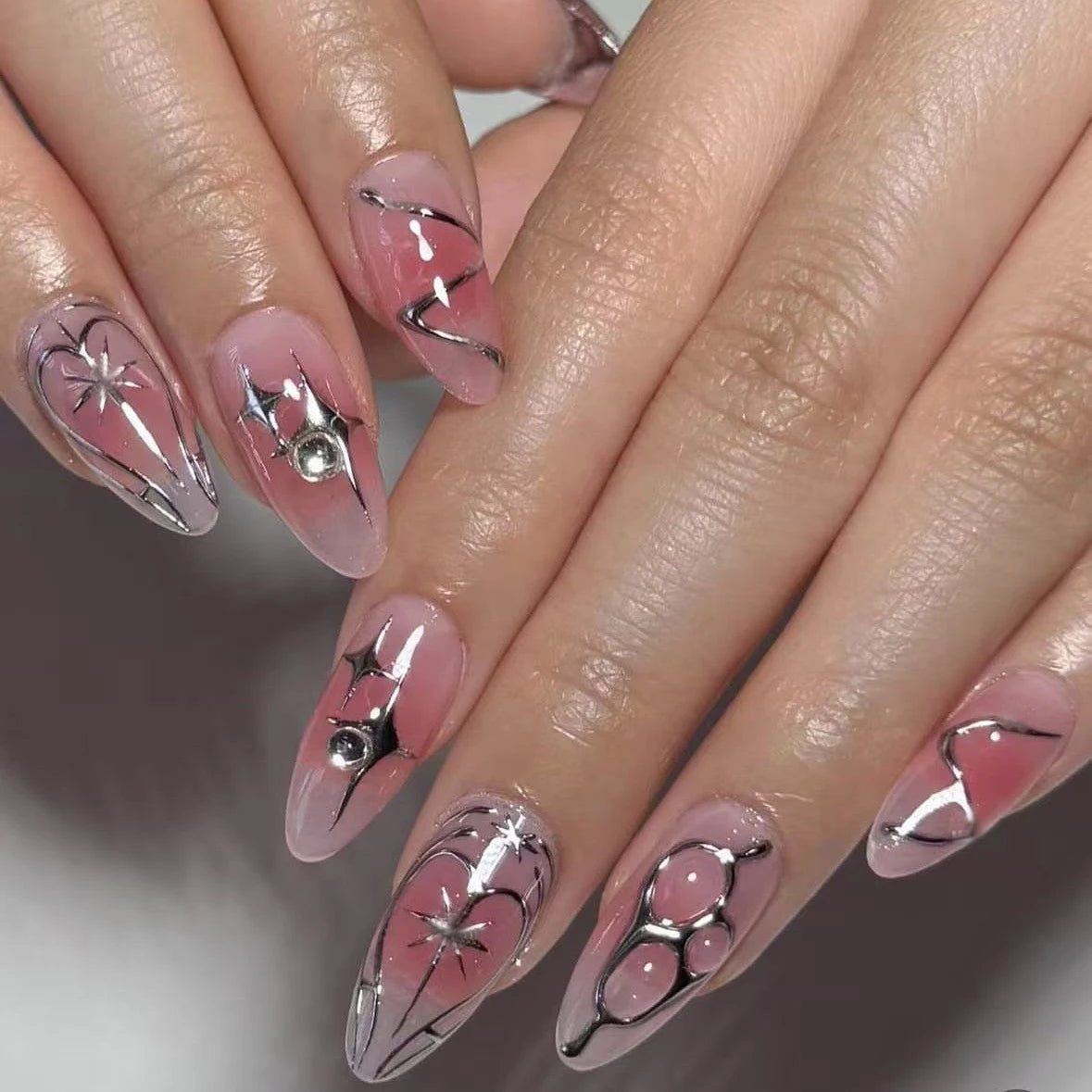 False Nails 3D Design Press on Nails Full Cover Red Heart Pearl Diamond Decoration Dark Style French Almond Wearable Nail Tips
