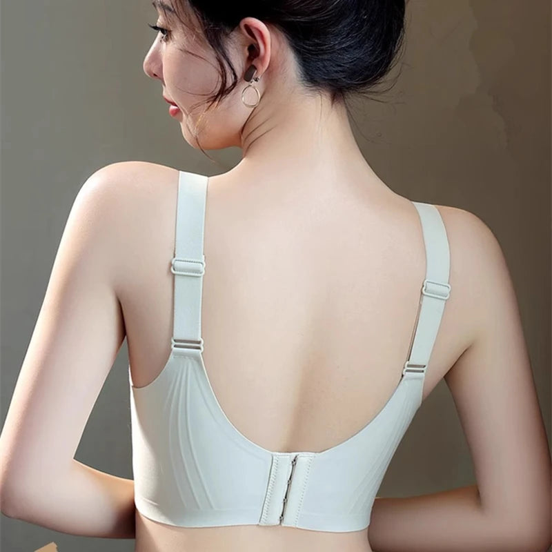 Women's Big Breasts With No Traces And Small Breasts Gathered Without Steel Rings To Prevent External Expansion Of Women's Bra