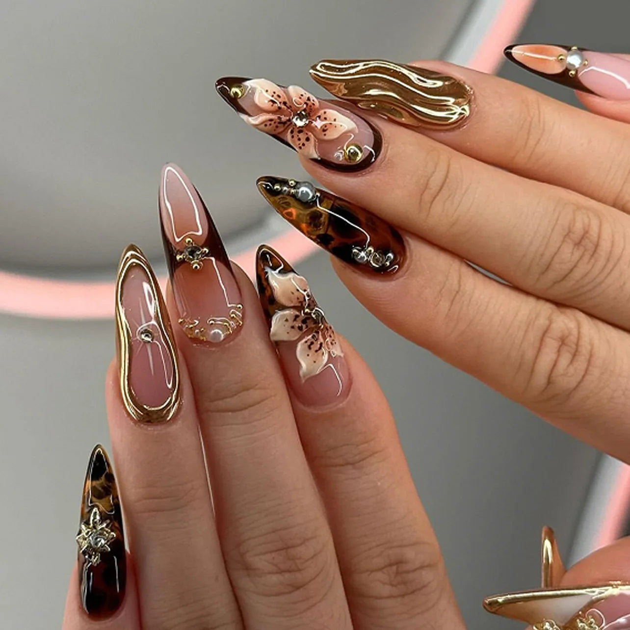 False Nails 3D Design Press on Nails Full Cover Red Heart Pearl Diamond Decoration Dark Style French Almond Wearable Nail Tips
