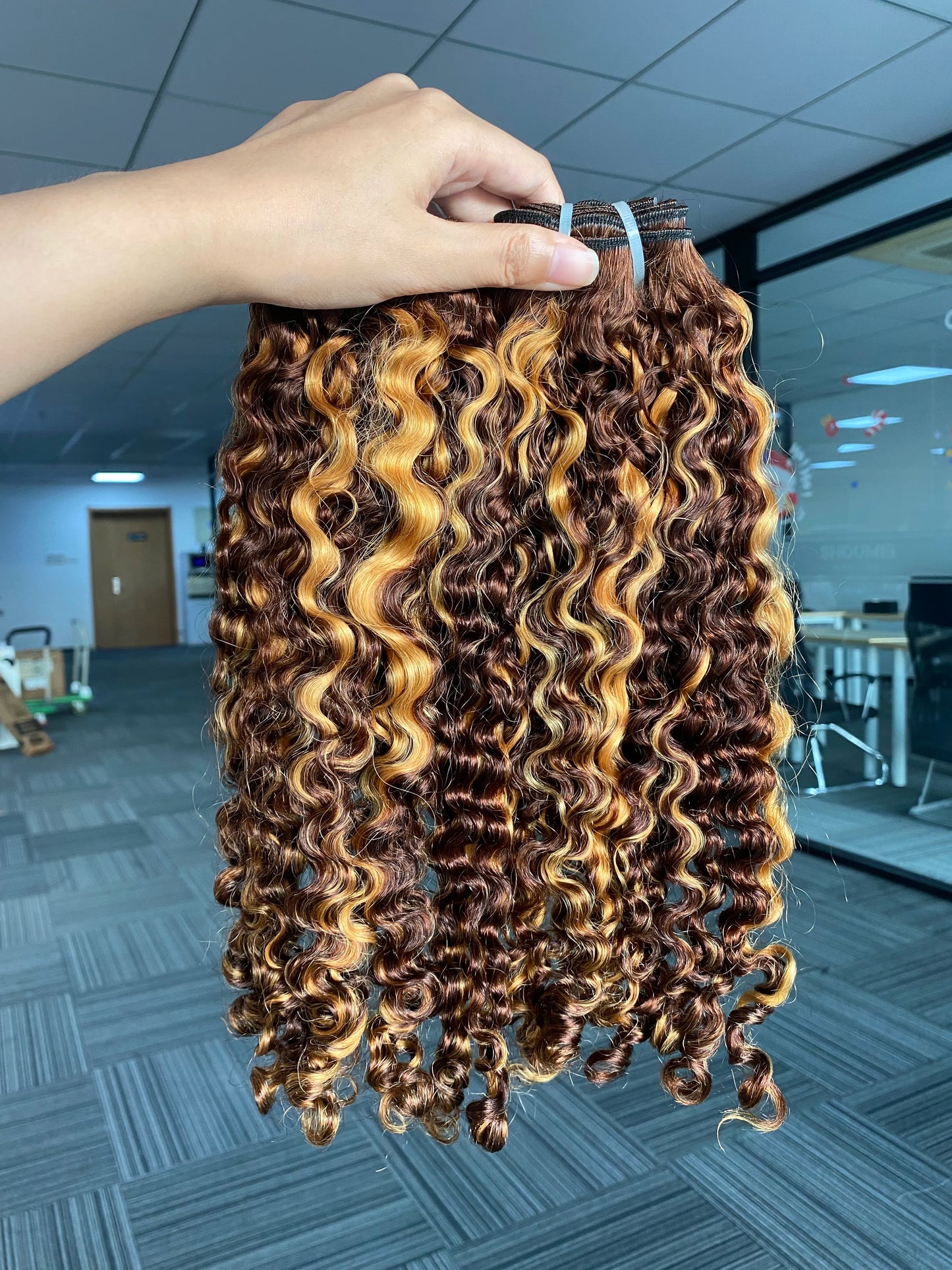 Highlight Bundles Human Hair Ombre Colored Burmese Curly Hair Bundles Chocolate Brown 30 27 Honey Blonde Bundles Human Hair