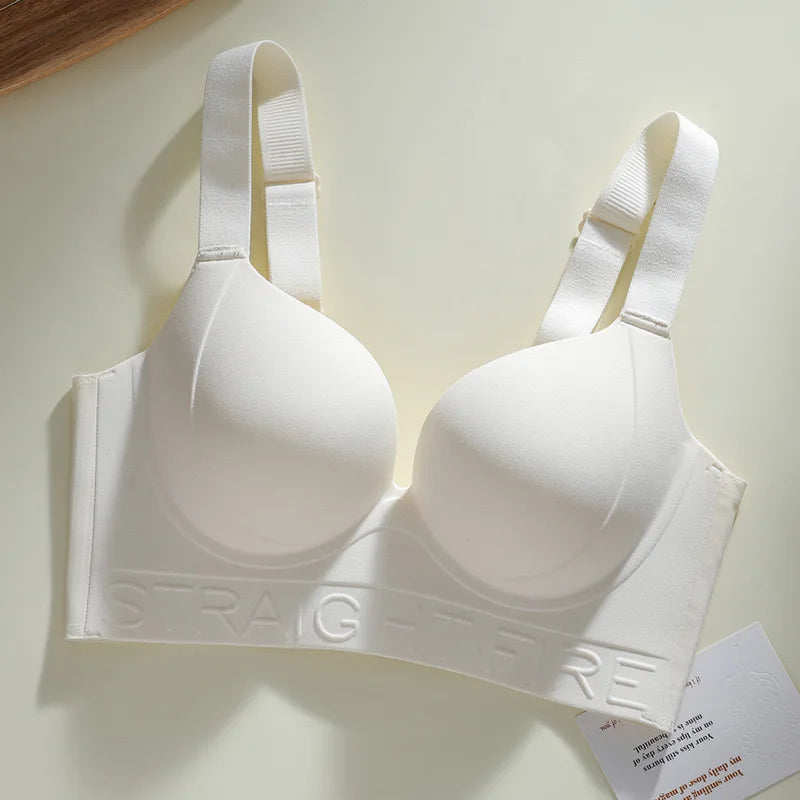 Women's Big Breasts With No Traces And Small Breasts Gathered Without Steel Rings To Prevent External Expansion Of Women's Bra