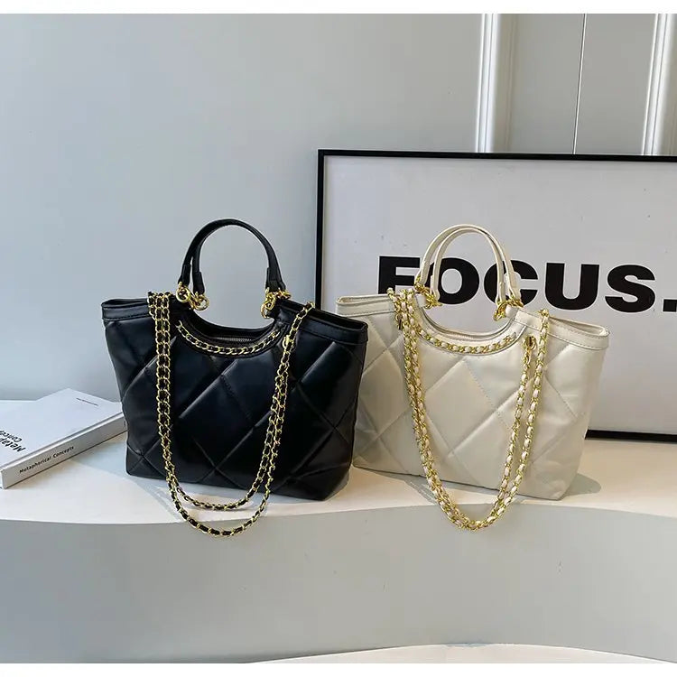 Trendy Tote Bag for Women - Stylish Chain Shoulder Purse, Spacious Crossbody Bag, Adjustable Strap, Fashionable Casual Handbag
