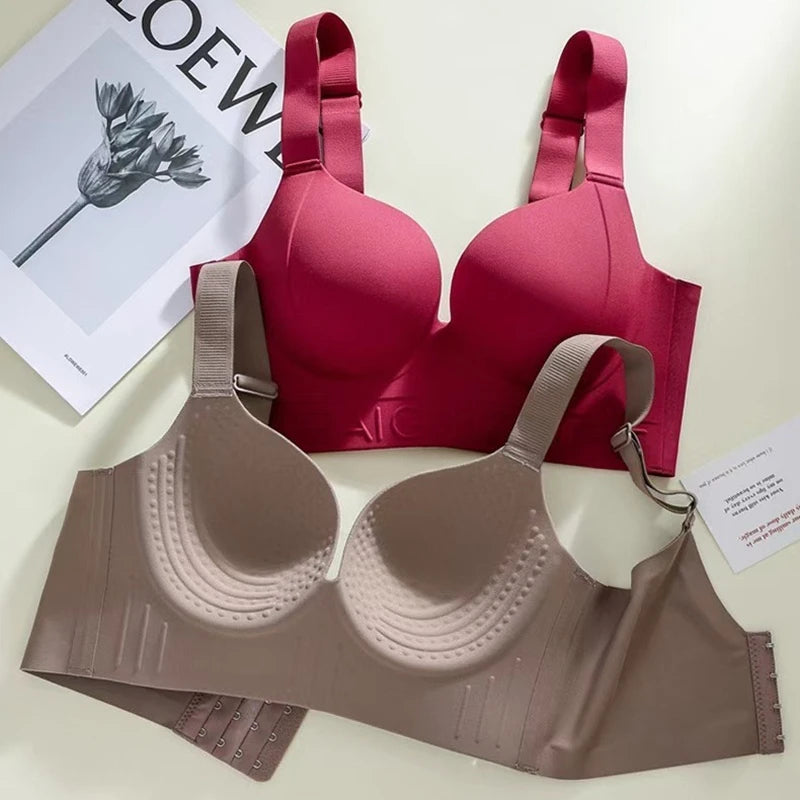 Women's Big Breasts With No Traces And Small Breasts Gathered Without Steel Rings To Prevent External Expansion Of Women's Bra