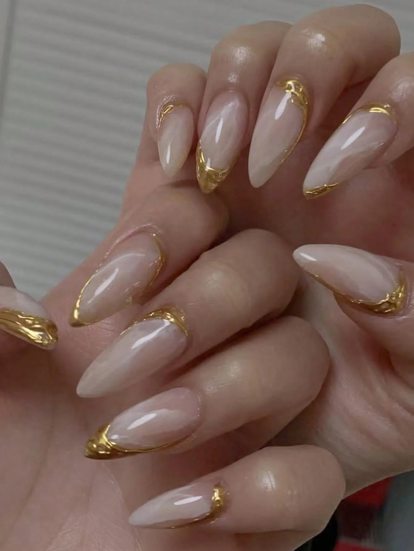 10 pieces of pure handmade almond-shaped nails, nude white marble texture, suitable for commuting, delicate, simple and fashiona