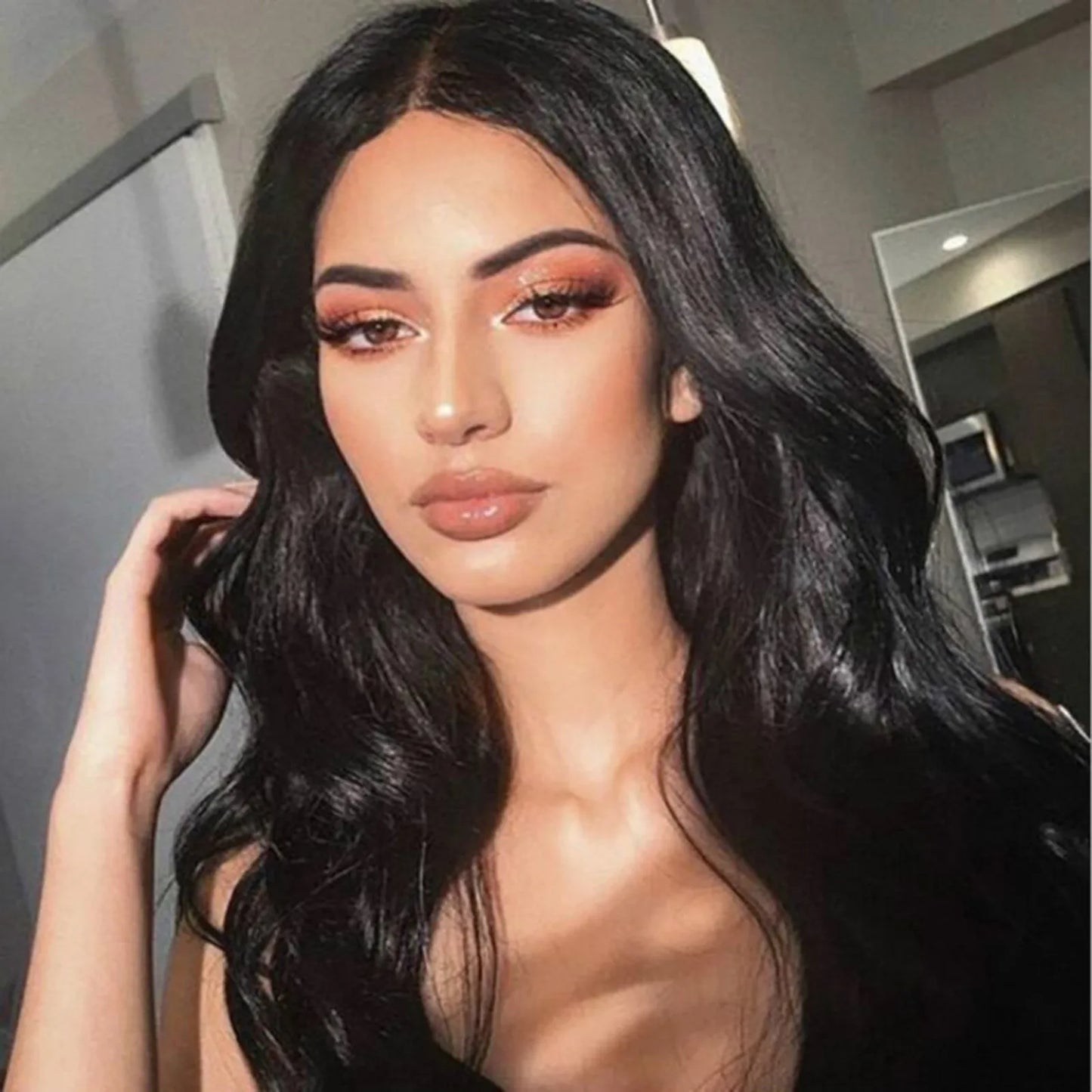 Premium Natural Black Wavy Synthetic Wig for Women Middle Part Curly Natural Looking 22 Inch Long Full Volume
