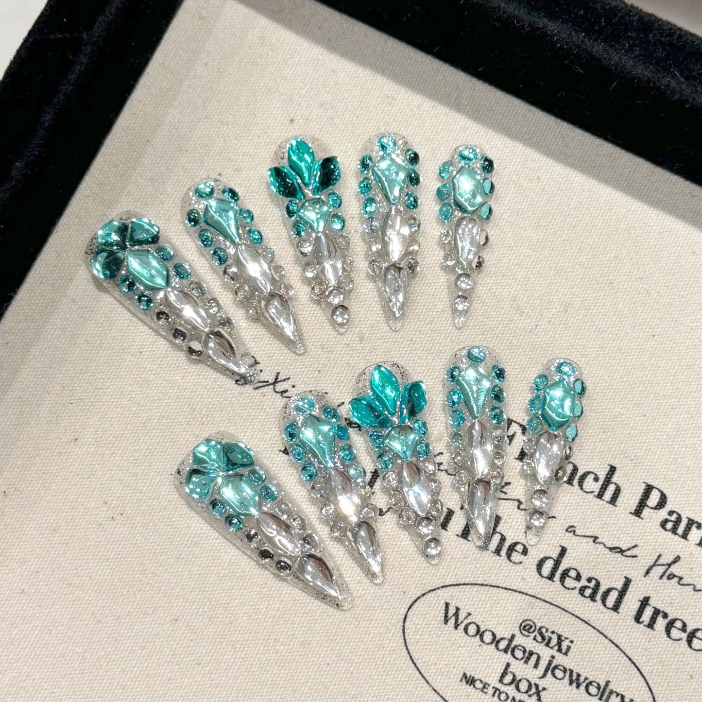 Handmade Press On Nails Luxury Long Fake Nails Stiletto Wearable Full Flash Rhinestones False Nails With Designs Almond Nail Tip