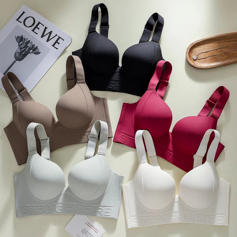Women's Big Breasts With No Traces And Small Breasts Gathered Without Steel Rings To Prevent External Expansion Of Women's Bra