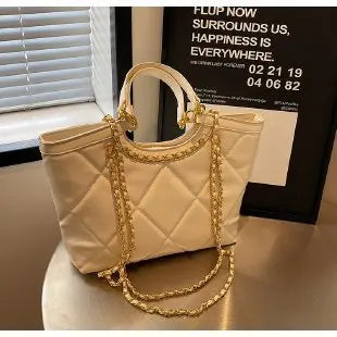 Trendy Tote Bag for Women - Stylish Chain Shoulder Purse, Spacious Crossbody Bag, Adjustable Strap, Fashionable Casual Handbag